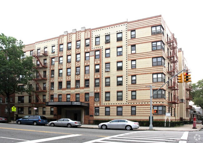 Primary Photo - Grately Hall