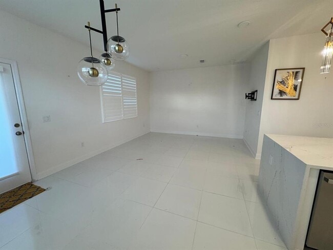 Building Photo - 16001 Grafton Wy