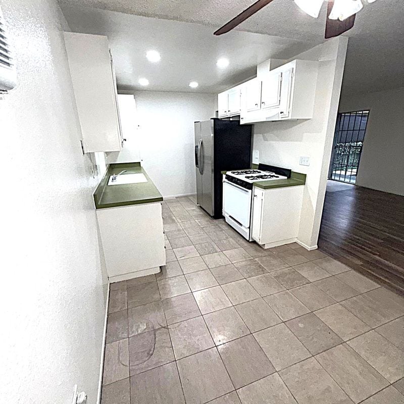 Building Photo - 420 E Blueridge Ave