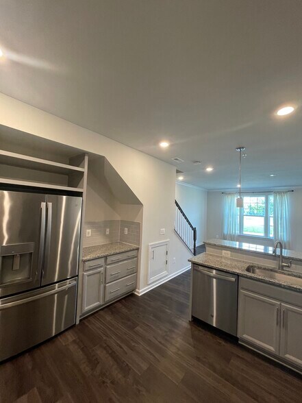 Building Photo - 4914 Macdonough Pl