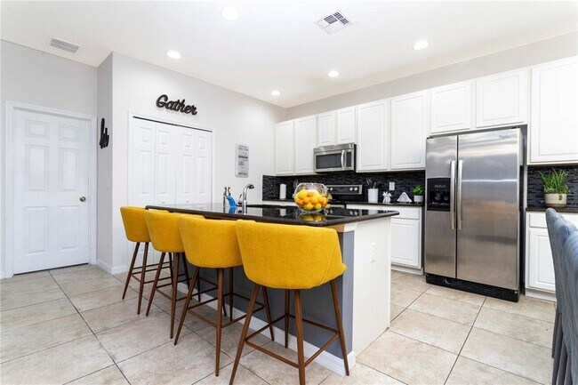 Building Photo - 650 Las Fuentes Dr