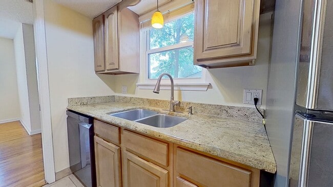 Building Photo - Beautiful Two-Story Home in Neptune Beach availabe early May!