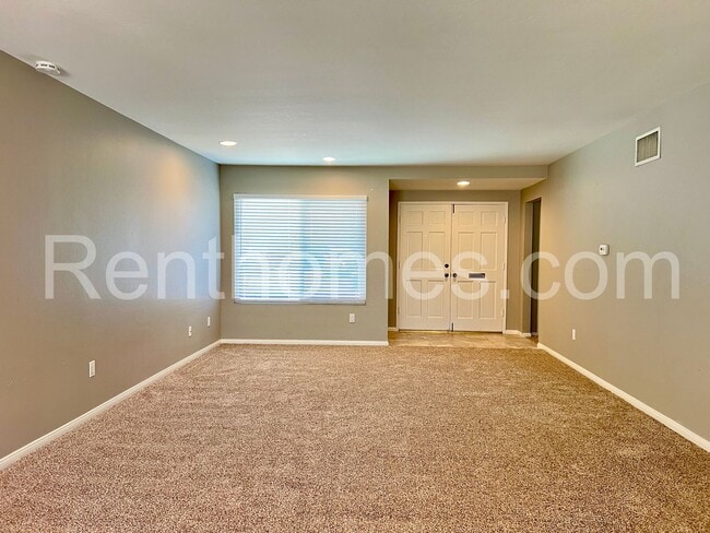 Building Photo - 1426 Kingston Dr