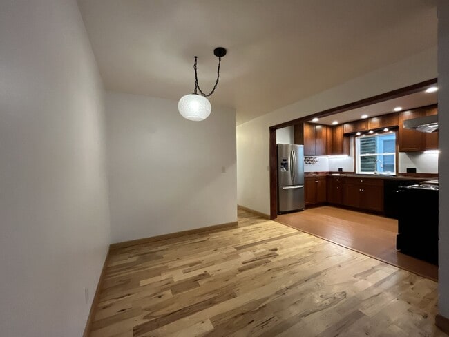 Building Photo - Large NW Portland Home Near Shops & Restaurants with Finished Basement & Bay Windows