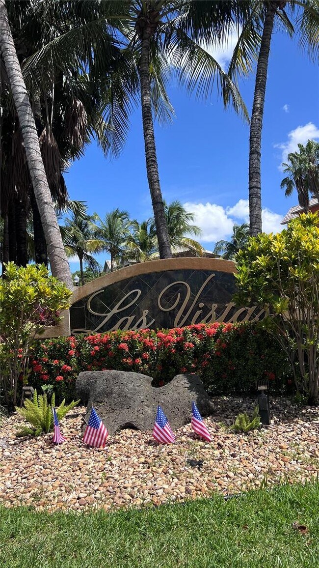 Building Photo - 8290 Lake Dr