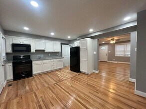Building Photo - 3 Bedrooms in Parkville MD