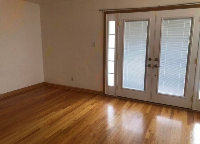 Building Photo - 8412 Winzenburg Dr
