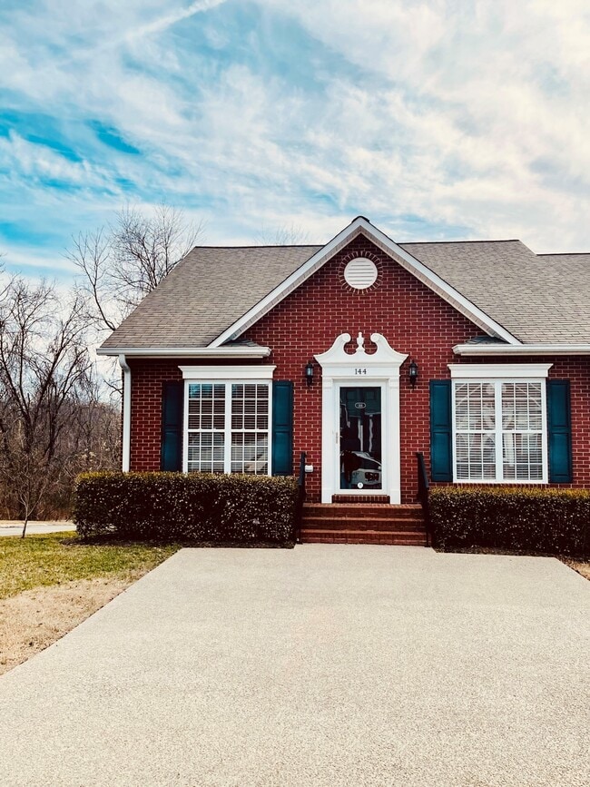 Primary Photo - 144 Saint James Pl