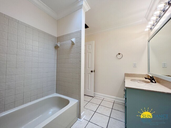 Building Photo - Great 3 bedroom family home in the heart of Destin!