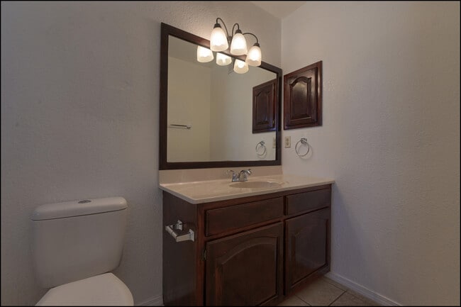 Building Photo - 695 Bluff Canyon Cir