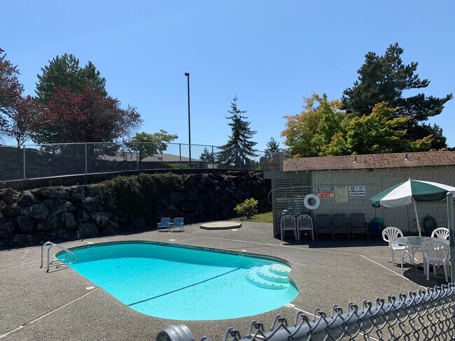 Building Photo - LakeView, Mount lake terrace - 2 bed 1.5 b...