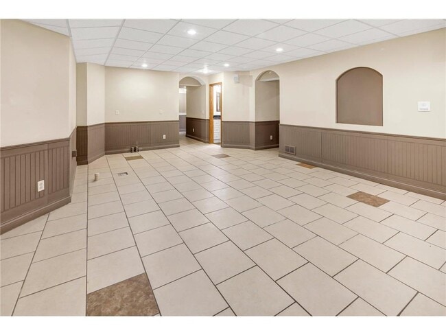 Building Photo - 1209 Lewis Ave SW