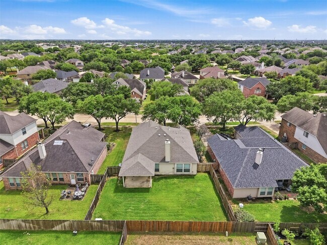 Building Photo - 18010 Timber Crossing Ln