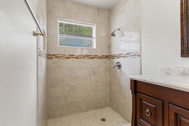 Building Photo - 13945 Langley Pl