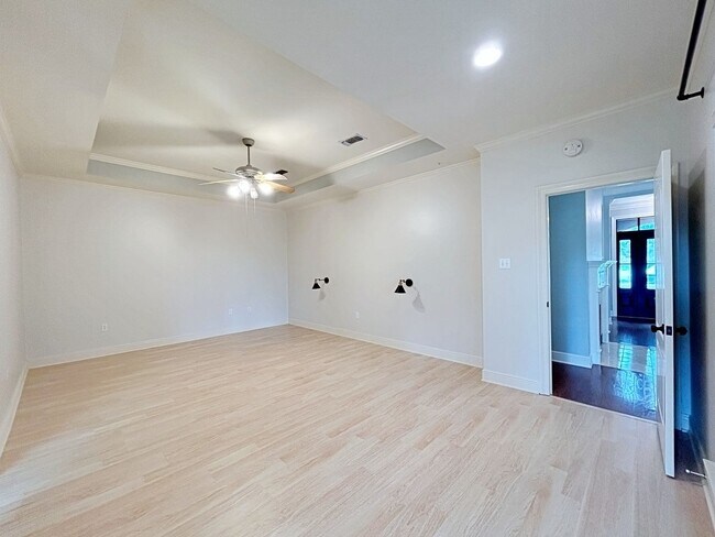 Building Photo - 3919 Meadow Ridge Dr