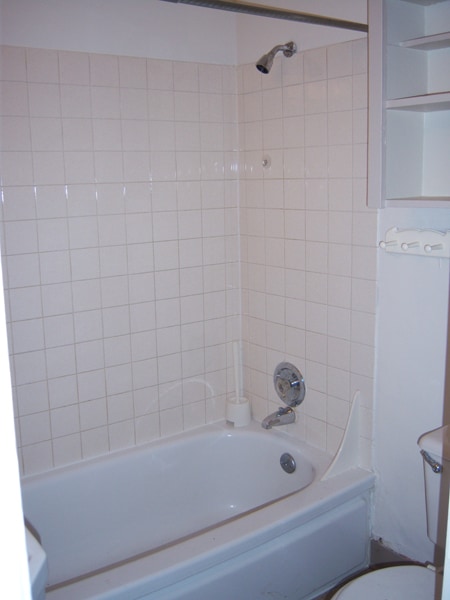 Building Photo - Fully Refreshed Westmoreland 3bd in Plex. ...