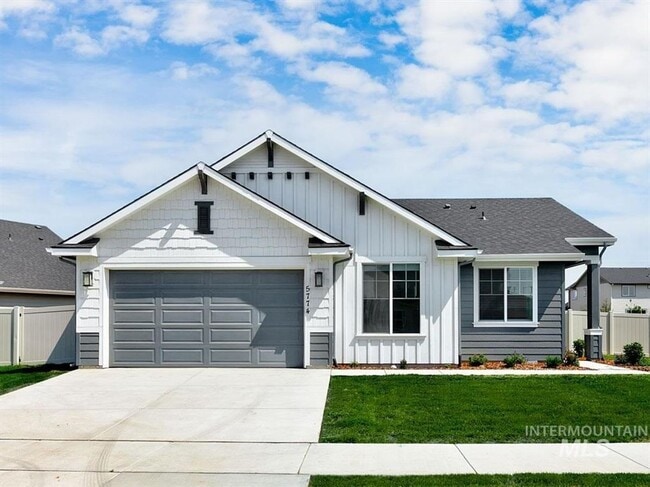 Primary Photo - Modern Northwest Meridian Home