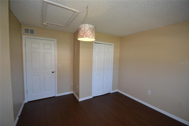 Building Photo - 85 Red Mill Dr