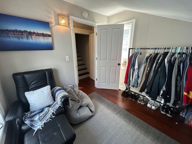 Building Photo - Now Leasing - Beautiful 3-bedroom, 1.5-bat...