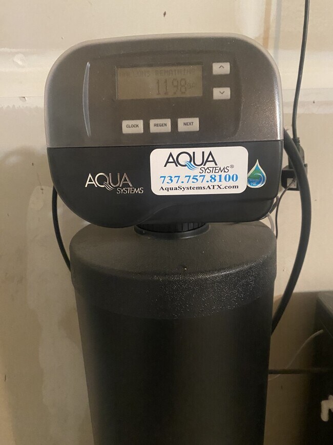 Building Photo - 1119 Burgess Dr