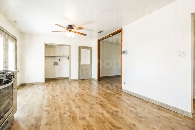 Building Photo - Beautiful lake views with this renovated 4...