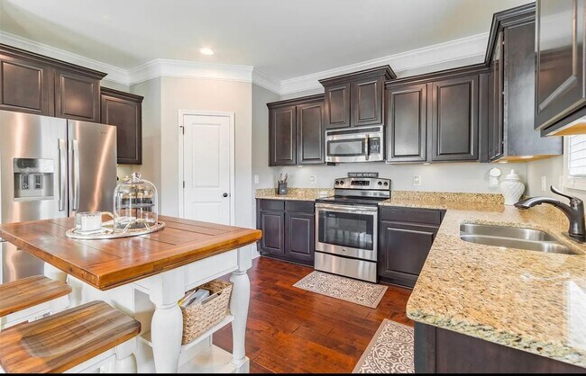 Building Photo - Stunning 3 Bedroom, 2.5 Bathroom- Concord Park in Cayce! Available July 2026!