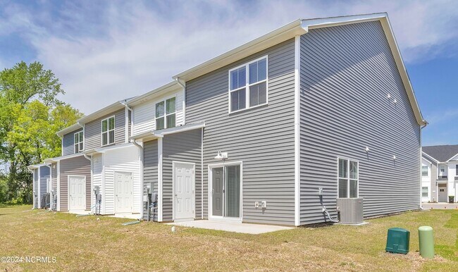 Building Photo - 7008 Crew Dr