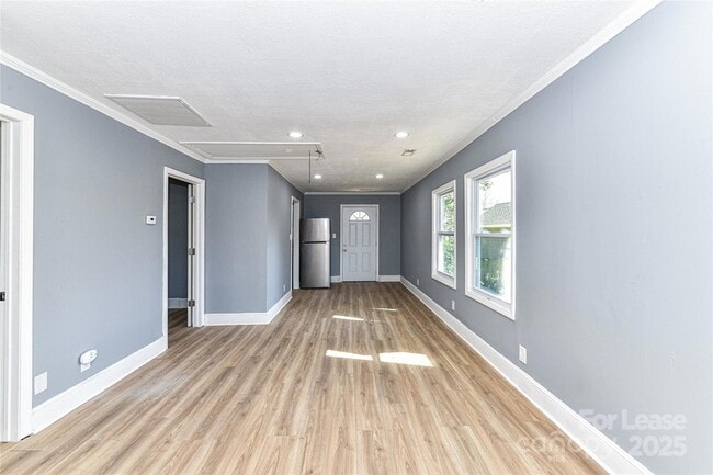Building Photo - 4924 Jane Ave