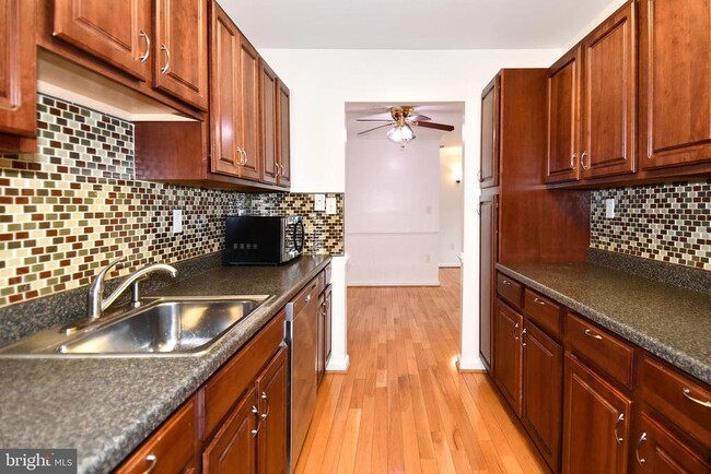 Building Photo - 5207 Newton St