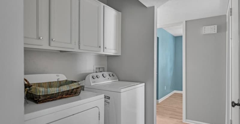 Building Photo - 2239 Fairgreen Dr