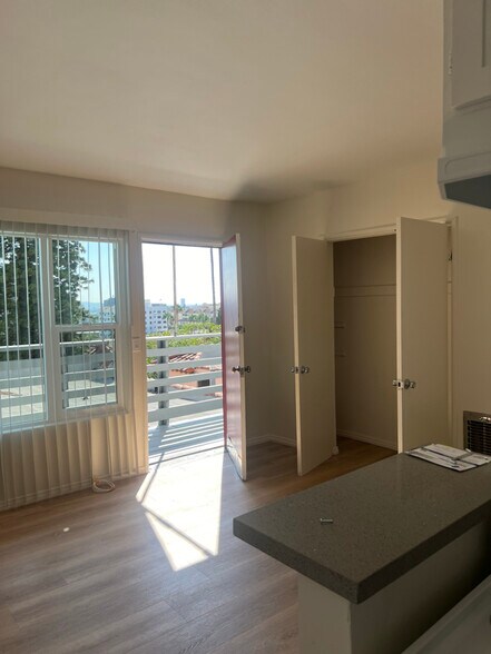 Primary Photo - 6214 Holly Mont Dr