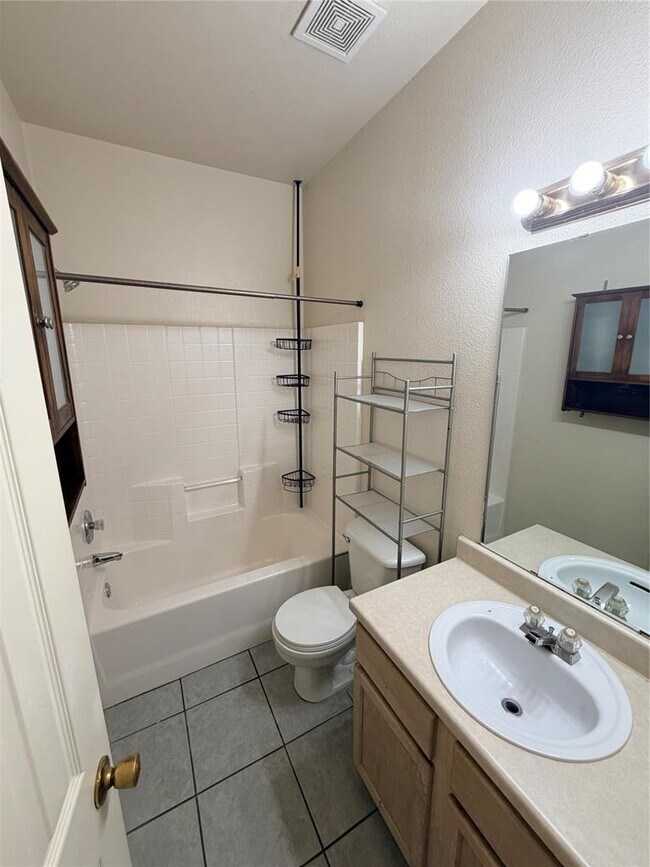 Building Photo - 508 Tablerock Cir