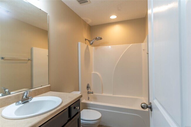 Building Photo - 1818 Cotton Blossom Way