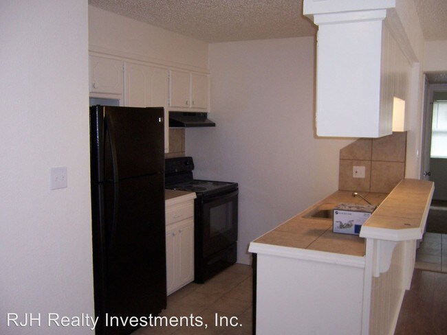Building Photo - 1311 Glen Oaks Ct