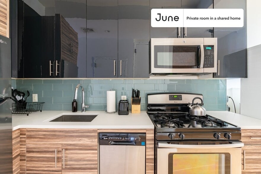 Building Photo - Room in Shared 3 bed/1 bath home in Central Harlem