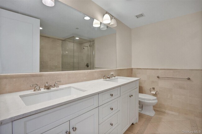 Building Photo - 10 City Pl