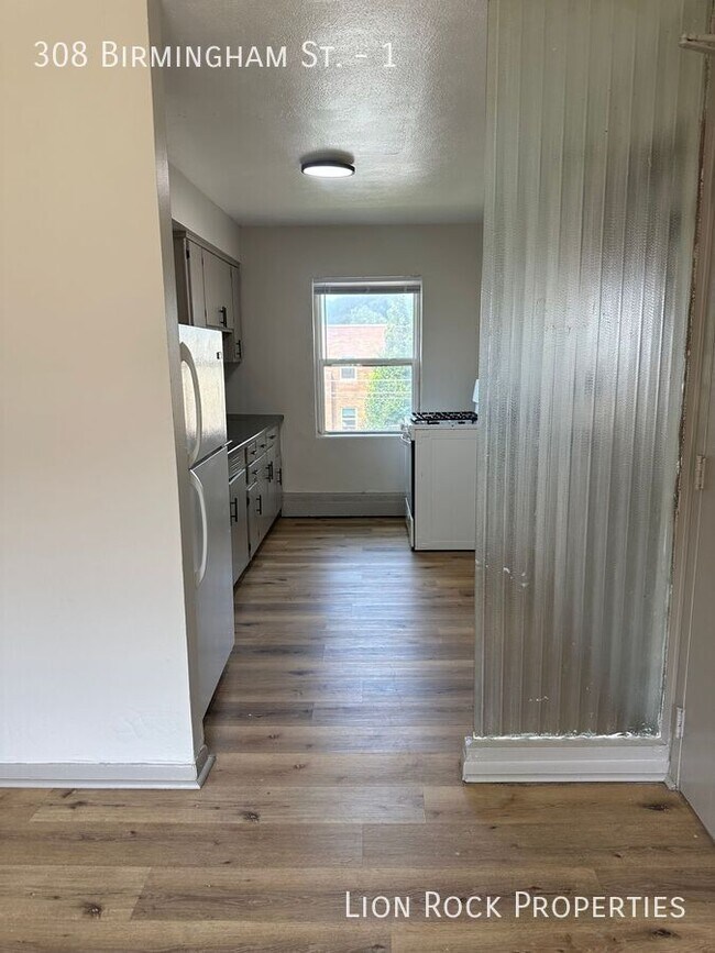 Building Photo - 308 Birmingham St