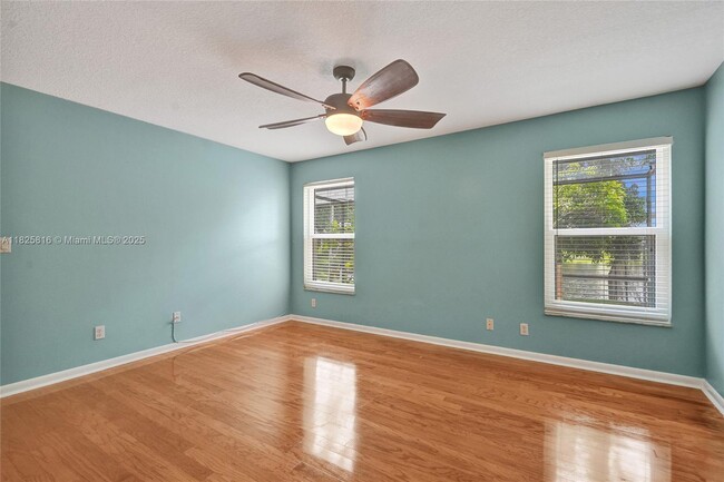 Building Photo - 8820 Woodside Ct