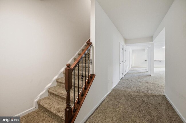 Building Photo - 24267 Purple Finch Dr