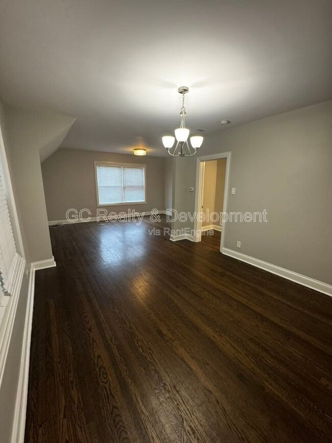 Building Photo - 4343 N Troy St