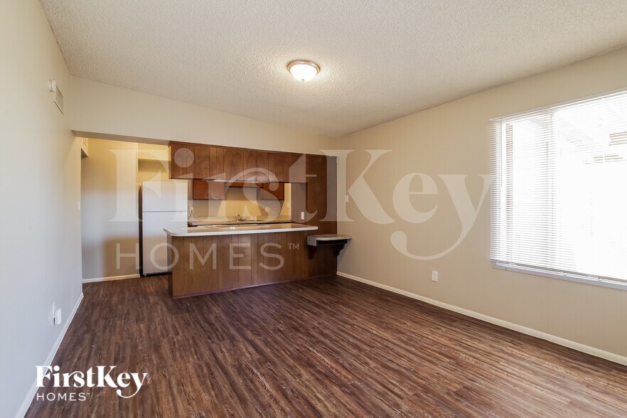 Building Photo - 3341 W Desert Cove Ave