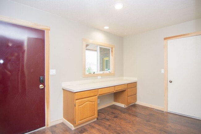 Building Photo - 92 N 2300 W