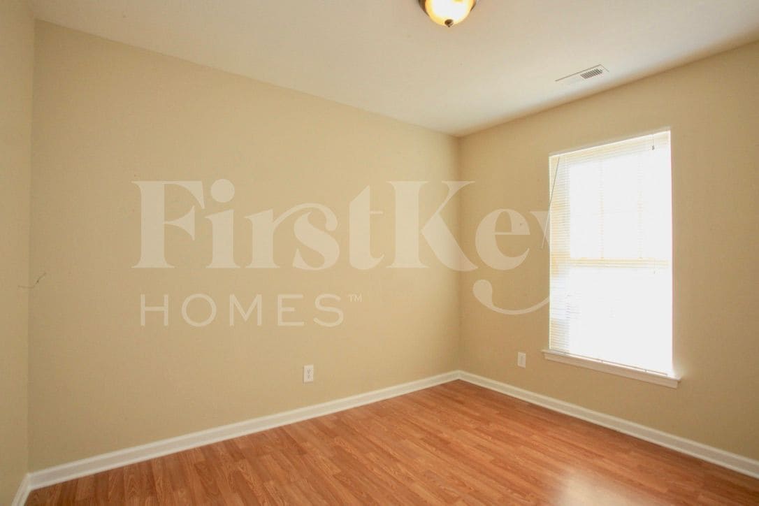 Building Photo - 5327 Peachwood Dr