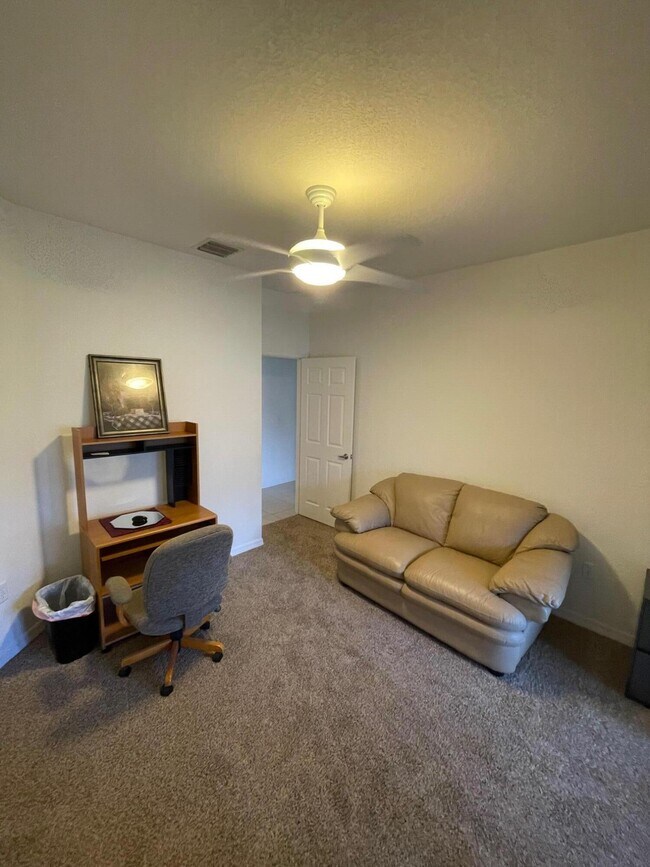 Building Photo - 1833 Pelican Dr