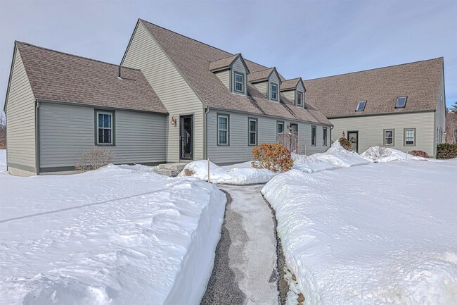 Building Photo - 35 Montrose Dr