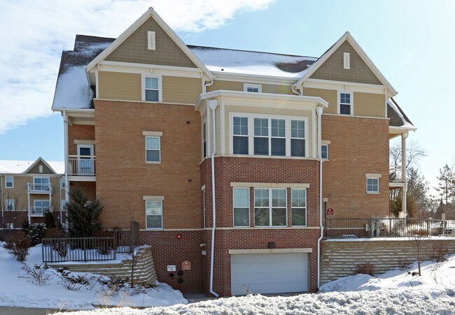 Building Photo - Deerwood Crossing (JFS) and (II)