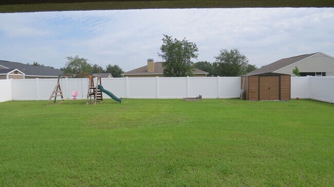 Building Photo - Beautiful 4/2 Home in Leesburg