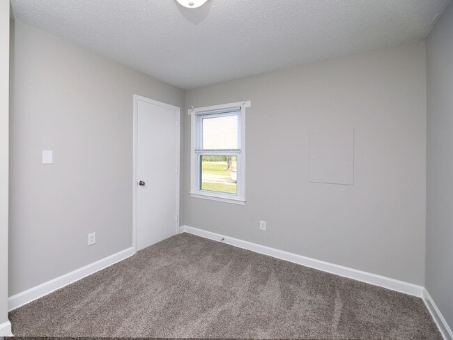 Building Photo - 3 bedroom 1 bath home for rent in New Bern