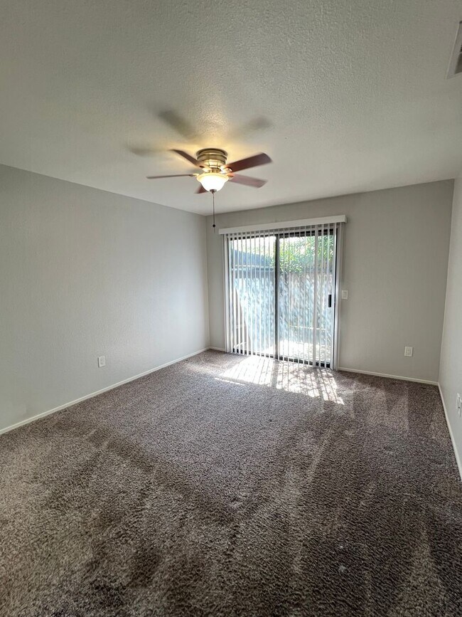 Building Photo - 8600 Lyn River Ct
