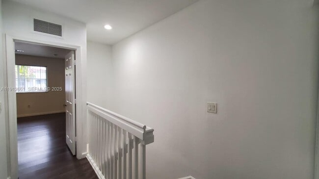 Building Photo - 8222 SW 27th St